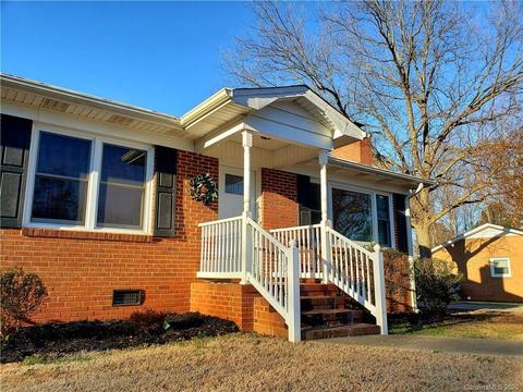 10700 Forest Dr, Matthews, NC 28105 photo 3