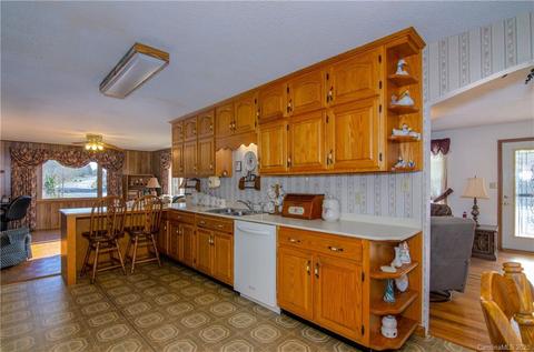 11 Brooks Rd, Brevard, NC 28712 photo 10
