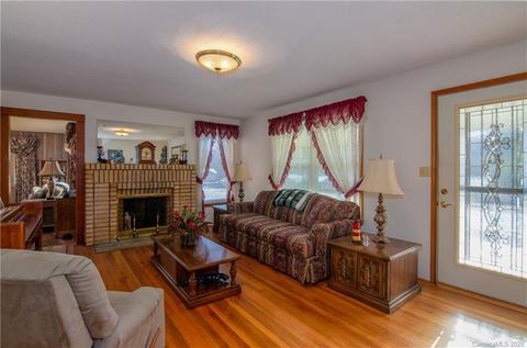 11 Brooks Rd, Brevard, NC 28712 photo 5