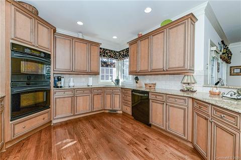 357 Killian Ct, Matthews, NC 28104 photo 12