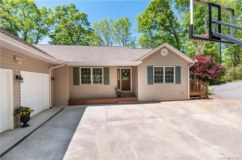 1030 Redfield Dr, Clyde, NC 28721 photo 2