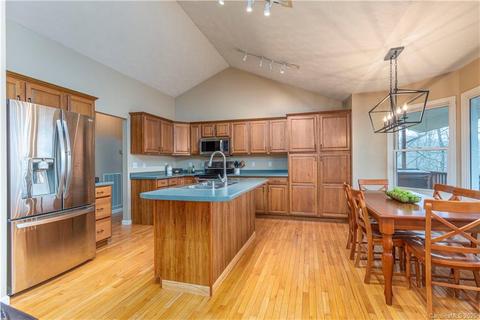 1030 Redfield Dr, Clyde, NC 28721 photo 9