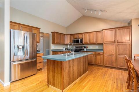 1030 Redfield Dr, Clyde, NC 28721 photo 10