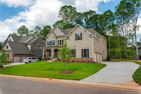 104 Turtleback Rdg, Matthews, NC 28104 photo 1