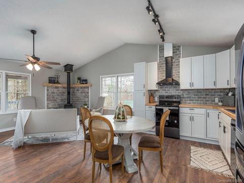 160 Thistle Rdg, Clyde, NC 28721 photo 9