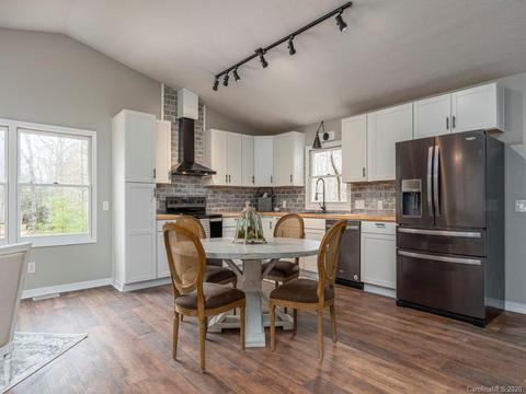 160 Thistle Rdg, Clyde, NC 28721 photo 6