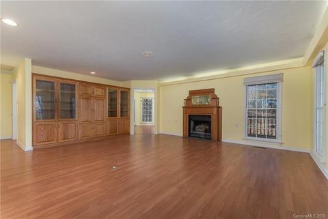 230 Devils Ridge Ln, Tryon, NC 28782 photo 3