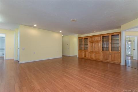 230 Devils Ridge Ln, Tryon, NC 28782 photo 4