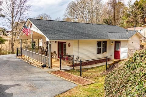 79 Tilson Dr, Mars Hill, NC 28754 photo 2