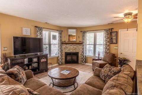 79 Tilson Dr, Mars Hill, NC 28754 photo 4