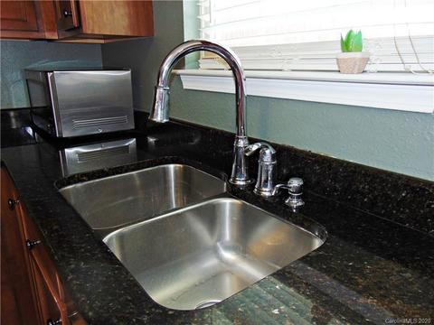1428 River Run Rd, Lowell, NC 28098 photo 6