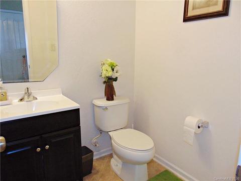 1428 River Run Rd, Lowell, NC 28098 photo 7