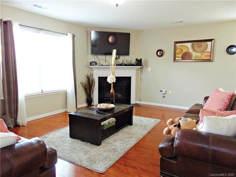 1428 River Run Rd, Lowell, NC 28098 photo 8