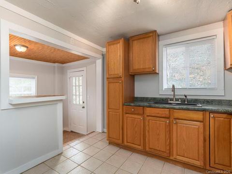 67 Hooper Ln, Clyde, NC 28721 photo 6
