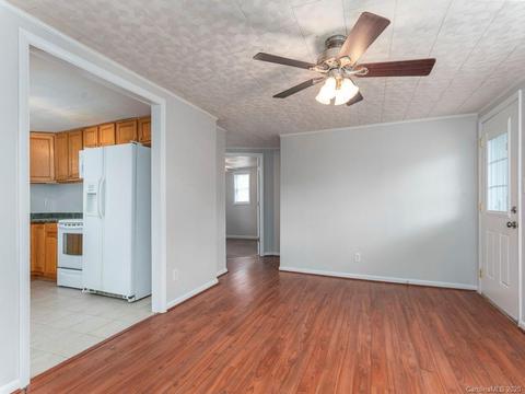 67 Hooper Ln, Clyde, NC 28721 photo 4