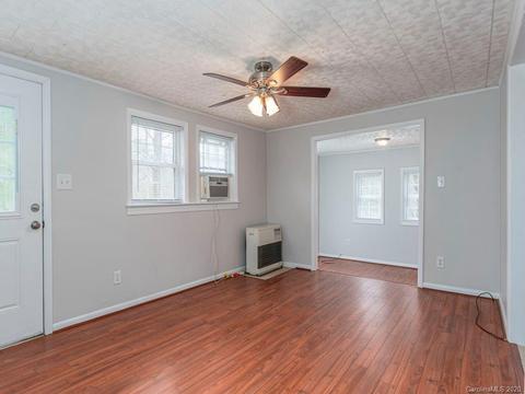 67 Hooper Ln, Clyde, NC 28721 photo 2
