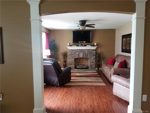 402 E 25th St, Kannapolis, NC 28083 photo 2