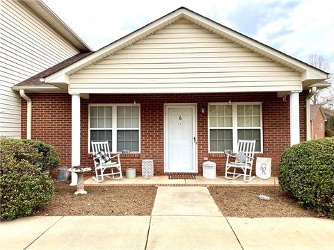 102 NE Brandywine Dr NE #Y6, Conover, NC 28613 photo 1