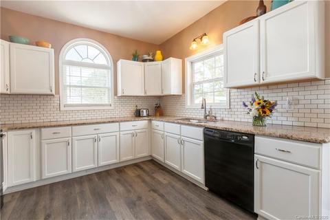 2017 Hunters Ridge Rd, Lancaster, SC 29720 photo 2