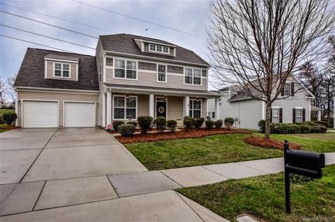18111 Train Station Dr, Cornelius, NC 28031 photo 2