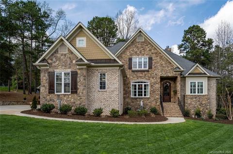 6243 Fox Chase Dr, Davidson, NC 28036 photo 2
