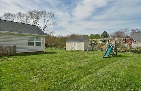 2203 Windy Hill Ln, Monroe, NC 28110 photo 2