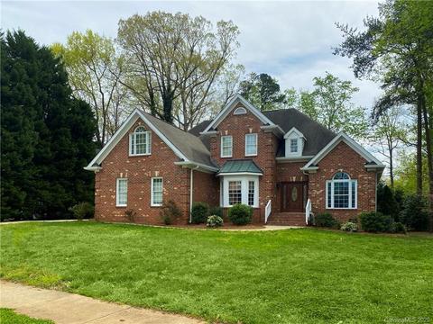 21612 Scottcrest Cir, Cornelius, NC 28031 photo 2