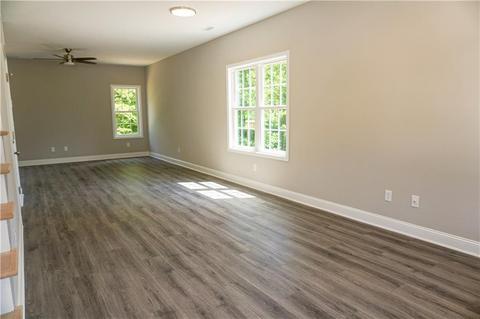 978 Maple Glen Dr, Conover, NC 28613 photo 5