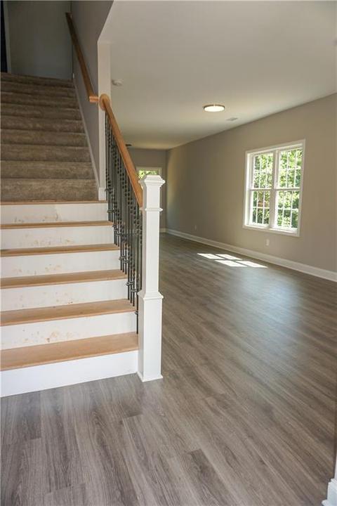 978 Maple Glen Dr, Conover, NC 28613 photo 4