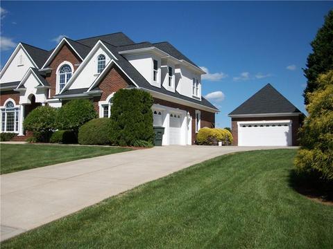 3620 Bermuda Dr, Conover, NC 28613 photo 1