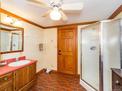 460 Fairview Forest Dr, Fairview, NC 28730 photo 23