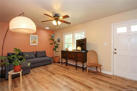 9800 Windrift Rd, Charlotte, NC 28215 photo 4