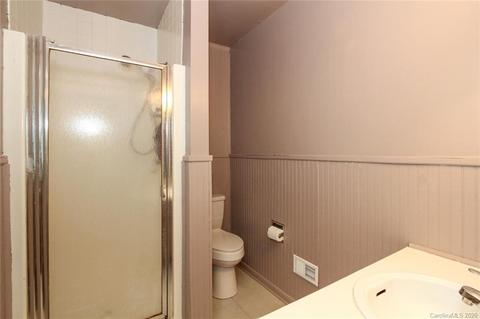 9800 Windrift Rd, Charlotte, NC 28215 photo 17