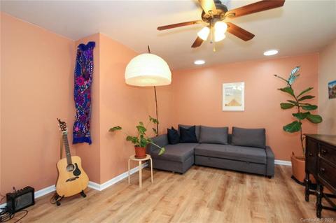 9800 Windrift Rd, Charlotte, NC 28215 photo 3