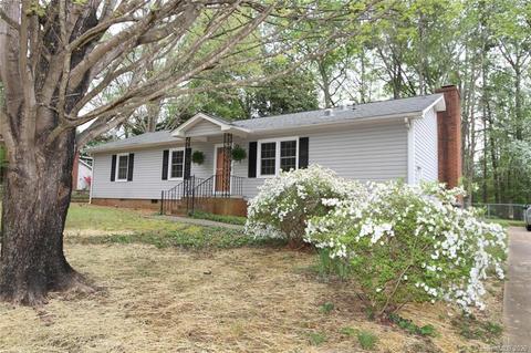 9800 Windrift Rd, Charlotte, NC 28215 photo 2