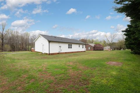 2431 Side Ln, Conover, NC 28613 photo 14