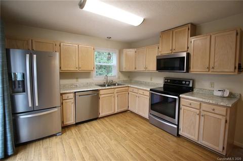 202 Sequoyah Cir, Morganton, NC 28655 photo 7