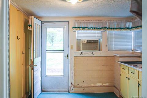 314 Main St, Morganton, NC 28655 photo 4