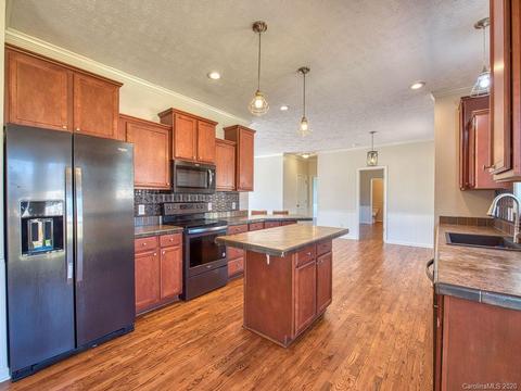 33 Brian Dr, Canton, NC 28716 photo 6