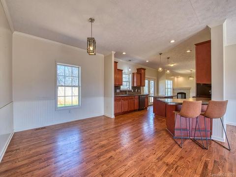33 Brian Dr, Canton, NC 28716 photo 3