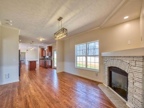 33 Brian Dr, Canton, NC 28716 photo 8