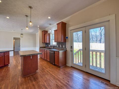 33 Brian Dr, Canton, NC 28716 photo 2