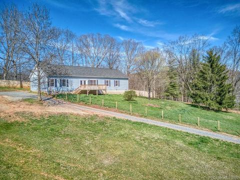 33 Brian Dr, Canton, NC 28716 photo 1