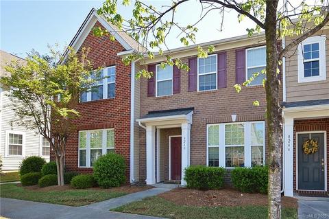 8248 Viewpoint Ln, Cornelius, NC 28031 photo 1