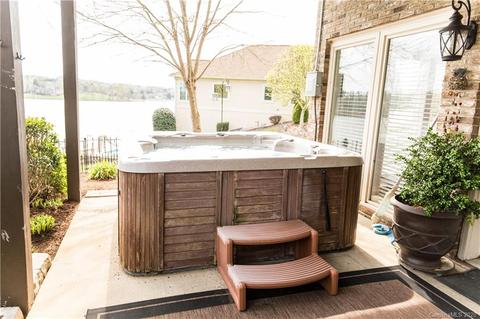 177 Mariners Point Ln, Hickory, NC 28601 photo 34