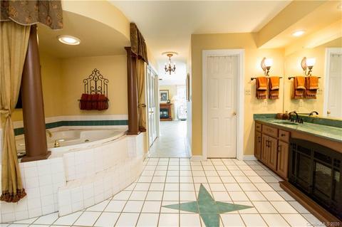 177 Mariners Point Ln, Hickory, NC 28601 photo 18
