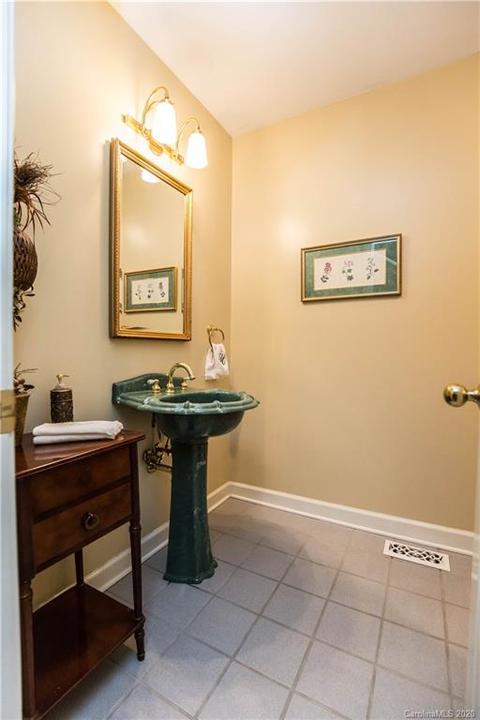 177 Mariners Point Ln, Hickory, NC 28601 photo 14