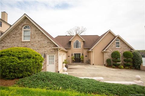 177 Mariners Point Ln, Hickory, NC 28601 photo 1