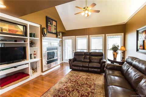 177 Mariners Point Ln, Hickory, NC 28601 photo 12