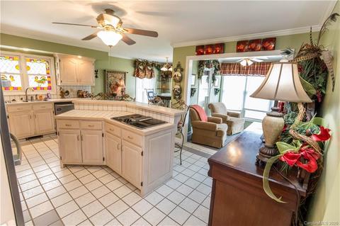 177 Mariners Point Ln, Hickory, NC 28601 photo 7